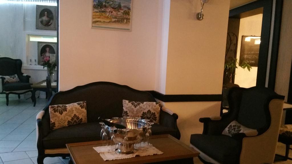 Hotel Le Chantereigne Les Noes-pres-Troyes Dış mekan fotoğraf
