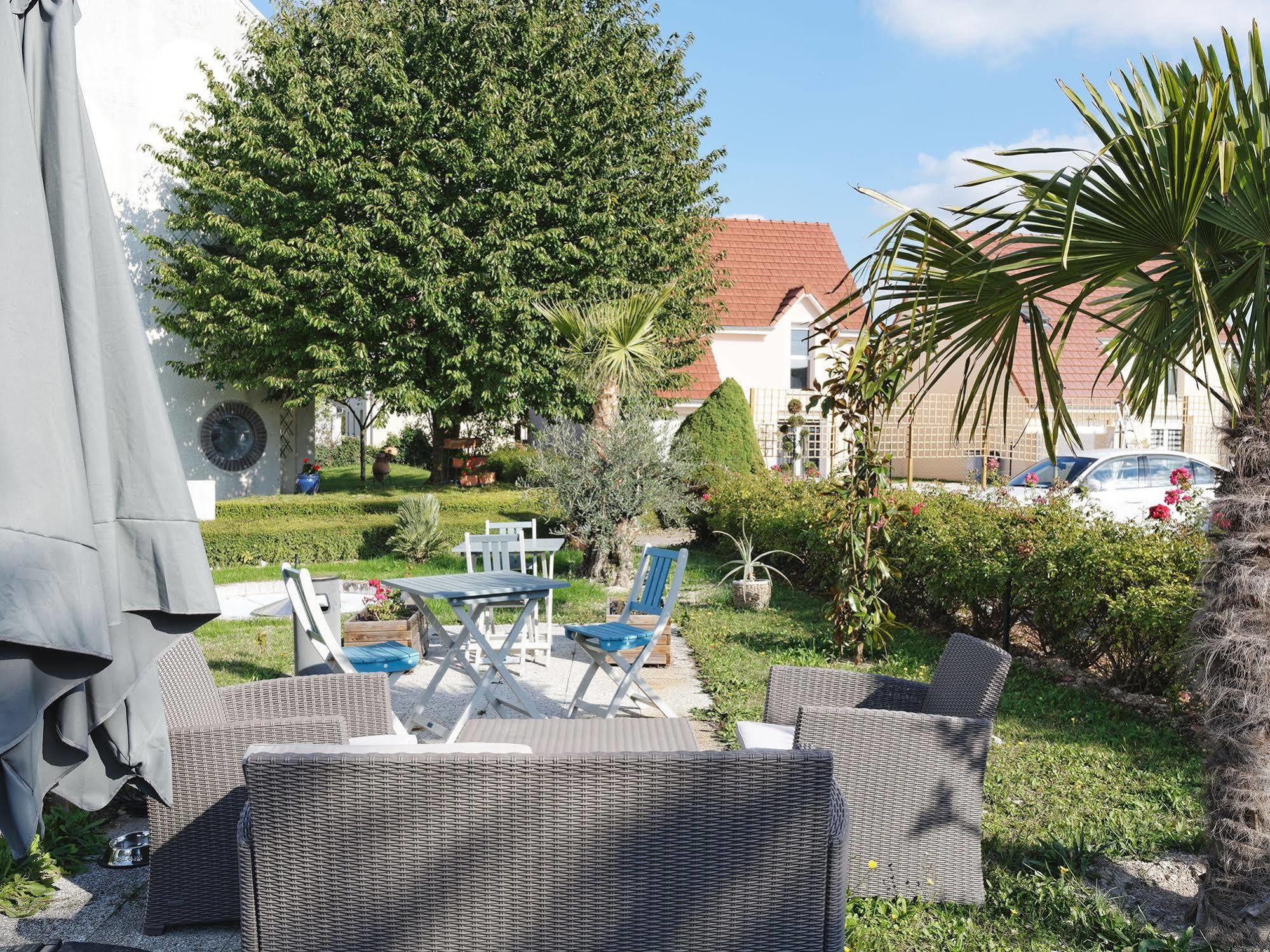 Hotel Le Chantereigne Les Noes-pres-Troyes Dış mekan fotoğraf