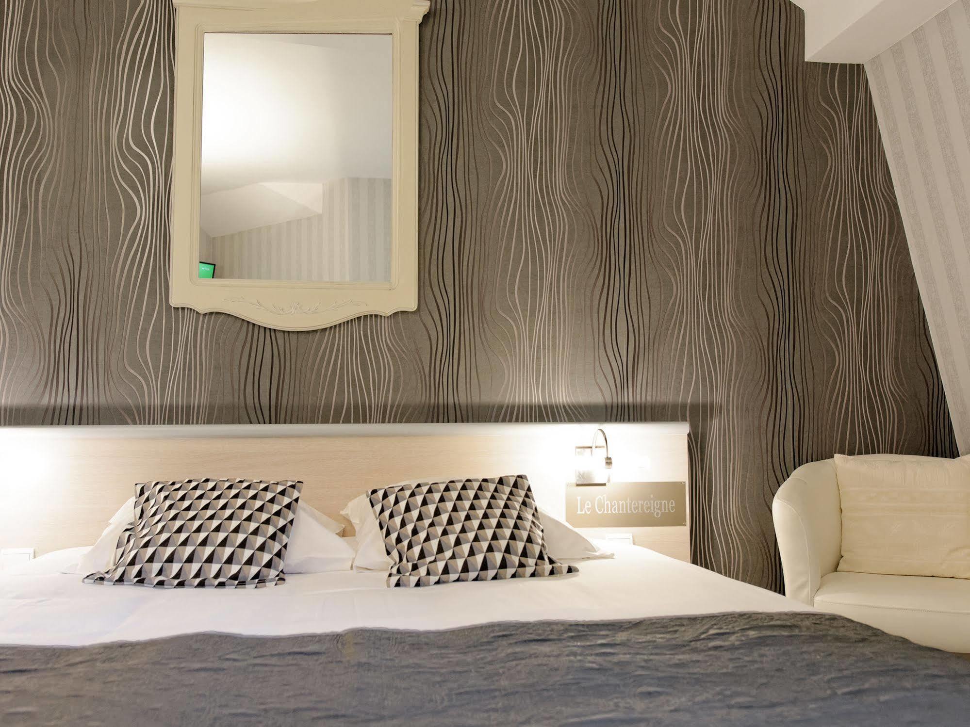 Hotel Le Chantereigne Les Noes-pres-Troyes Dış mekan fotoğraf