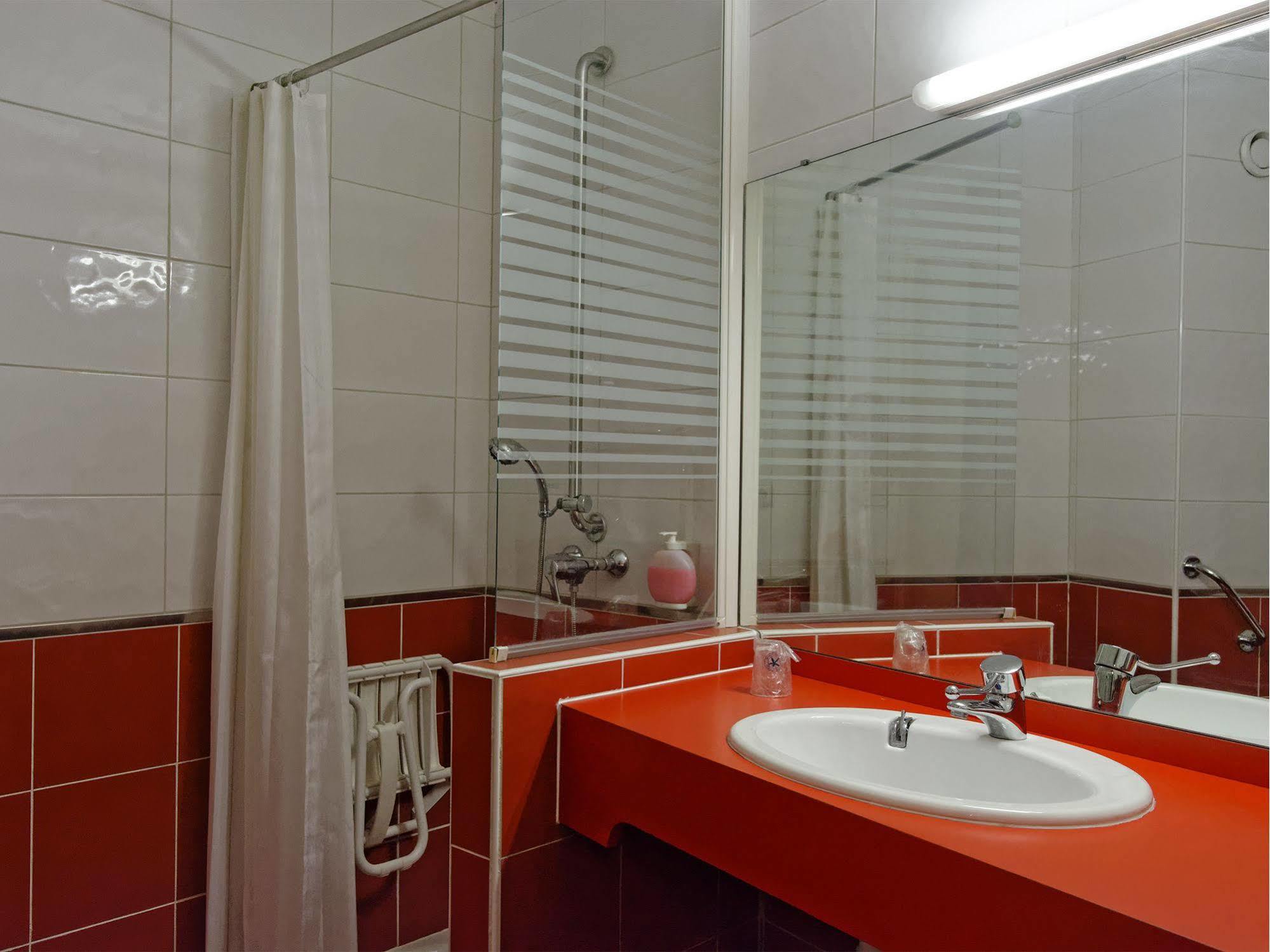 Hotel Le Chantereigne Les Noes-pres-Troyes Dış mekan fotoğraf