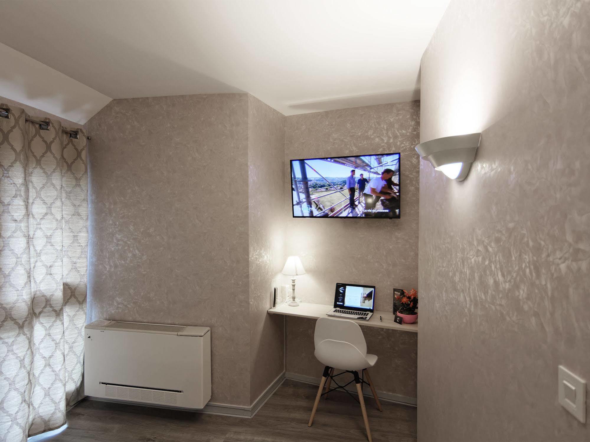 Hotel Le Chantereigne Les Noes-pres-Troyes Dış mekan fotoğraf