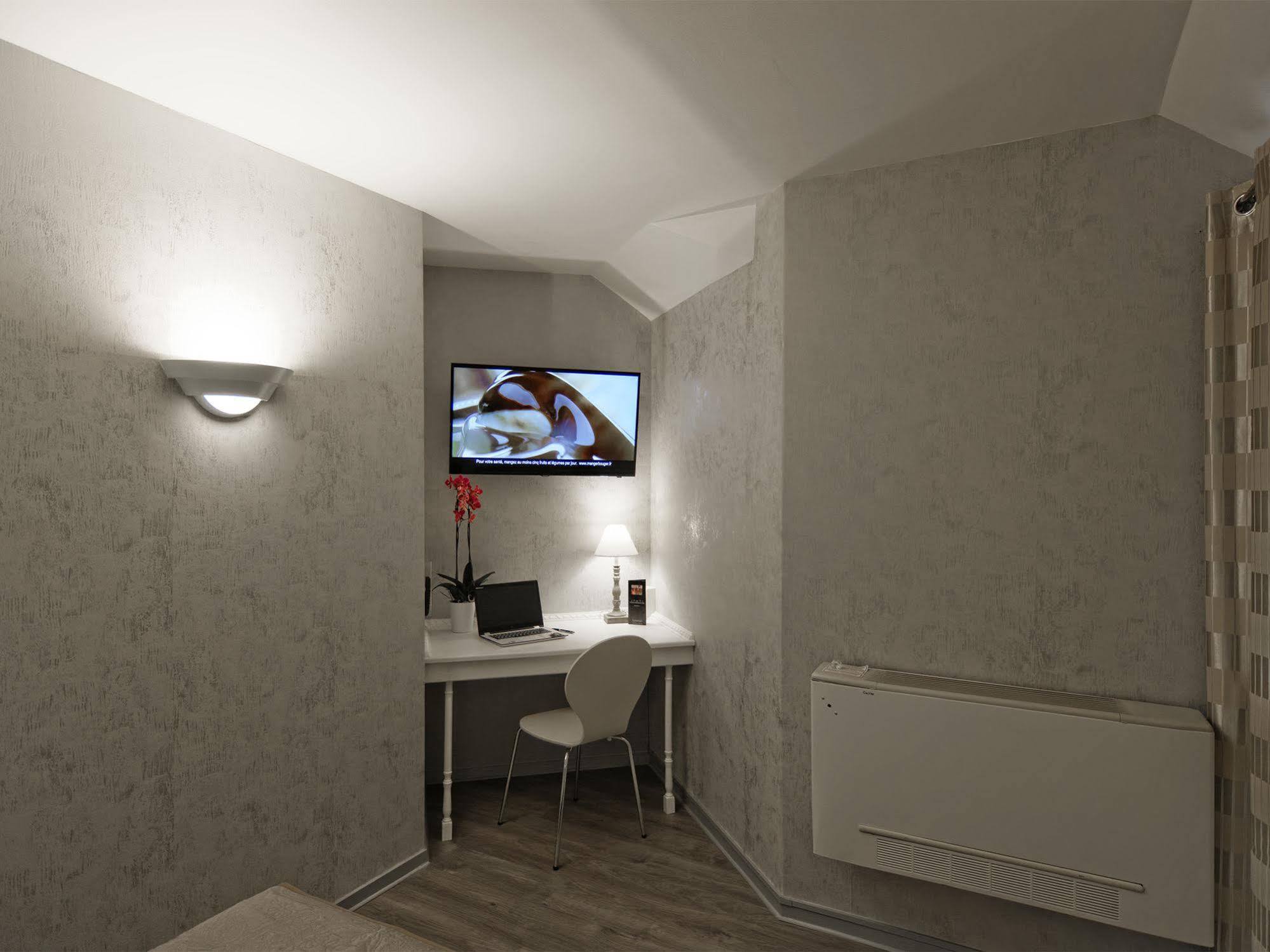 Hotel Le Chantereigne Les Noes-pres-Troyes Dış mekan fotoğraf